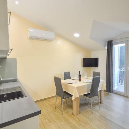 Apartment Ivana I Martina Grebastica Luaran gambar